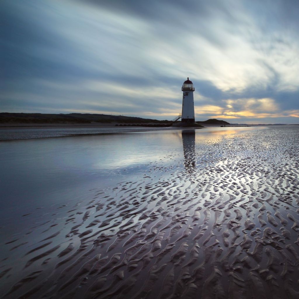 Lighthouses in limbo